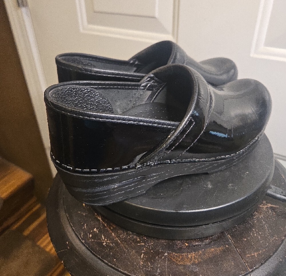 Dansko Professional Black Patent Leather Women's Clog Shoes Size 38 - Picture 4 of 15